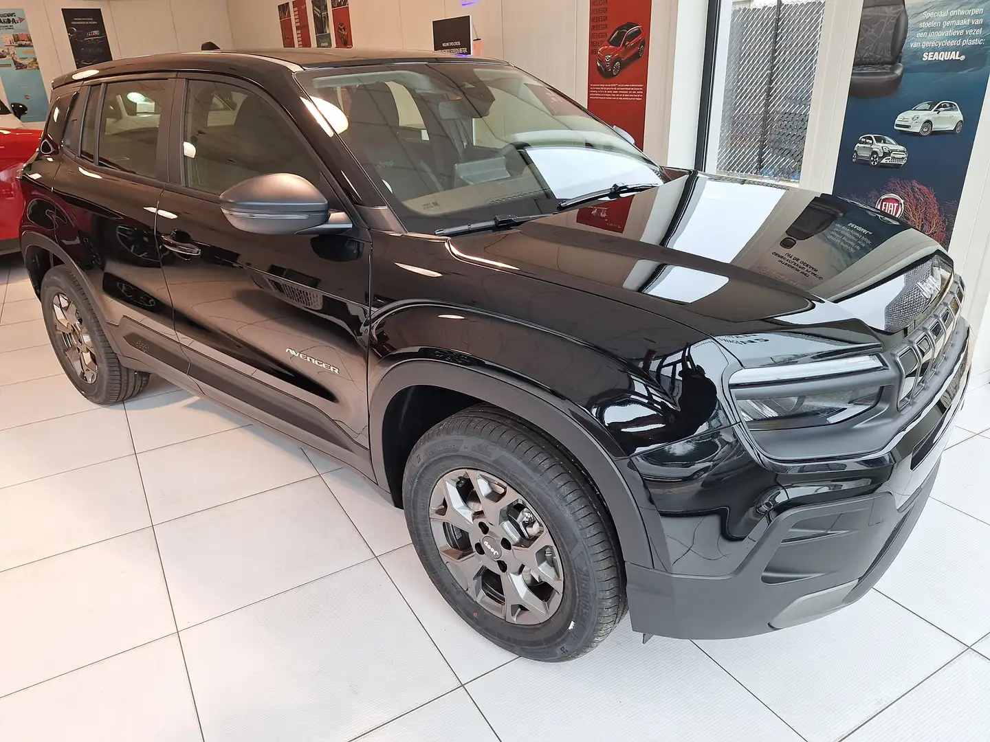 Jeep Avenger 1.2 Hybrid Longitude Zwart - 2