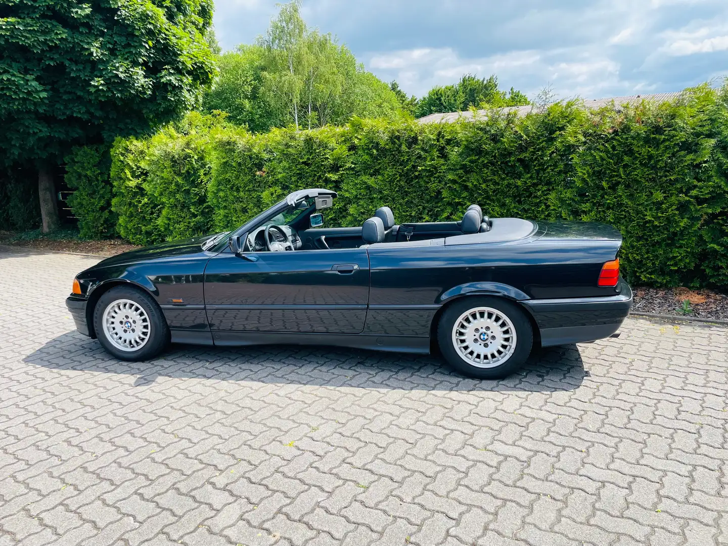 BMW 325 325i*Klima*1 Hd.*el. Verdeck* crna - 2