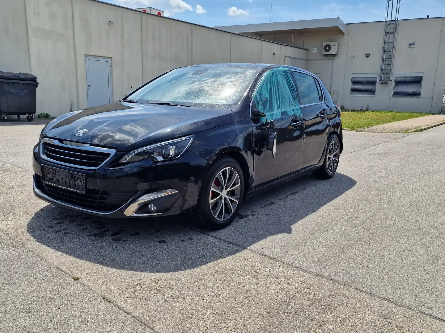 Peugeot 308 1,6 e-HDi 115 FAP Allure,Navi,LED,Panorama,Kamera Schwarz - 1