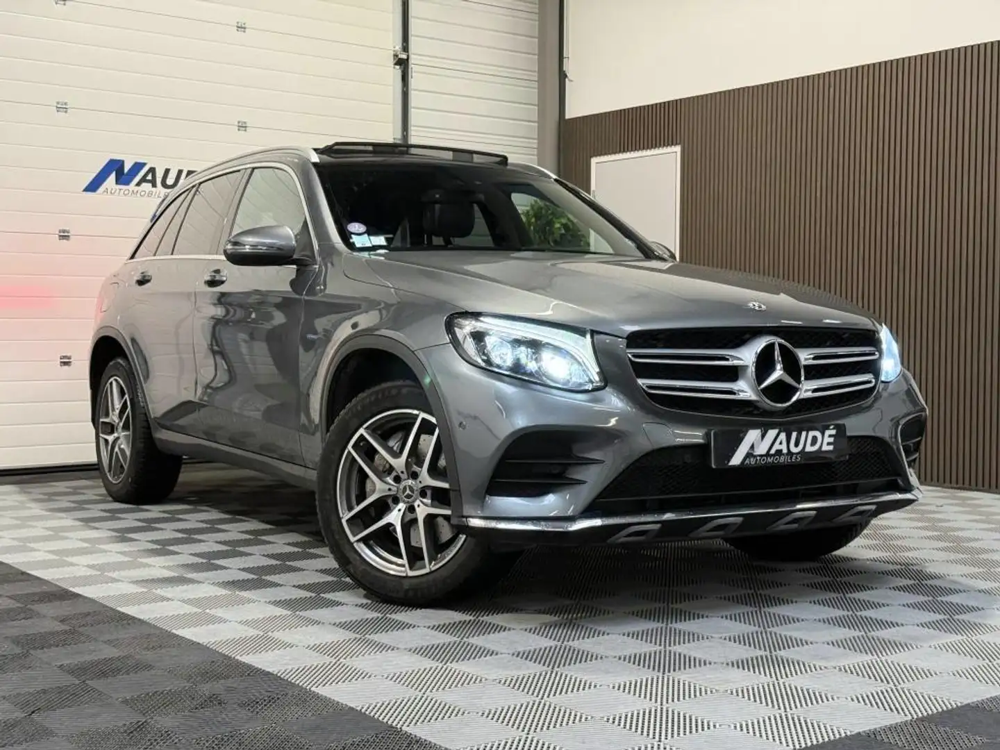 Mercedes-Benz GLC 350 Pack AMG 350e 211+116 CH 7G-Tronic 4-Matic Gris - 1