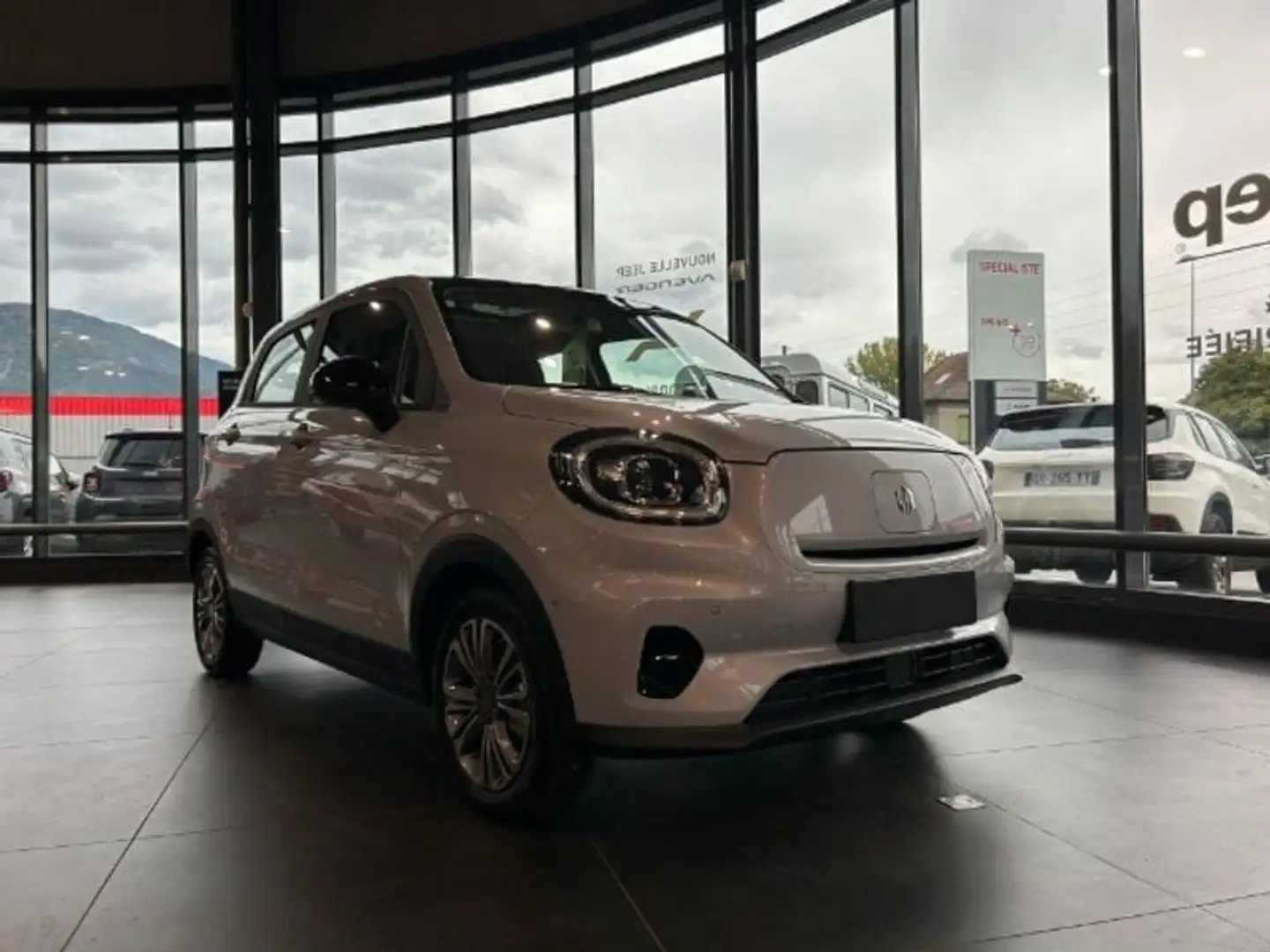 Leapmotor T03 109 ch Luxury 5P Schwarz - 2