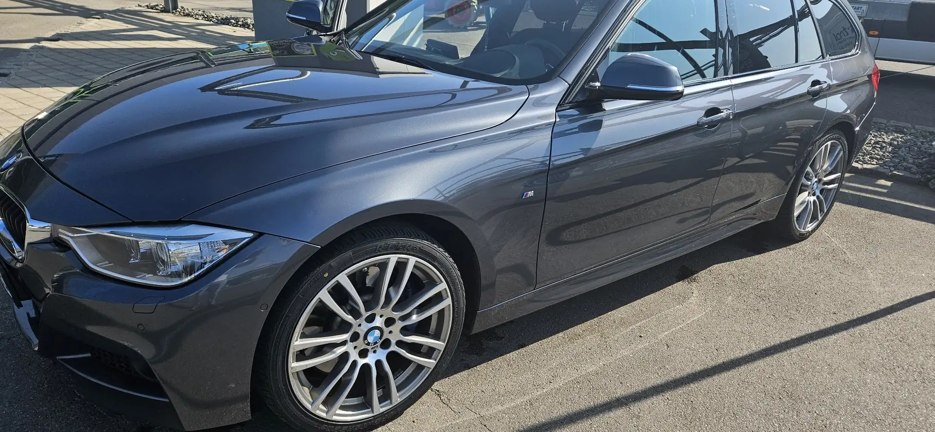 BMW 330 330d Touring xDrive Aut. - 1