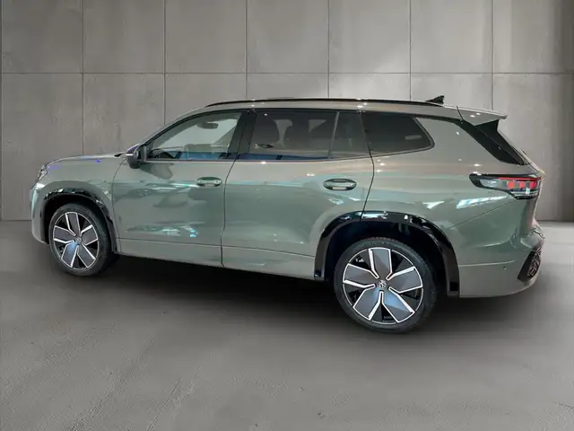 Volkswagen Tayron view 2