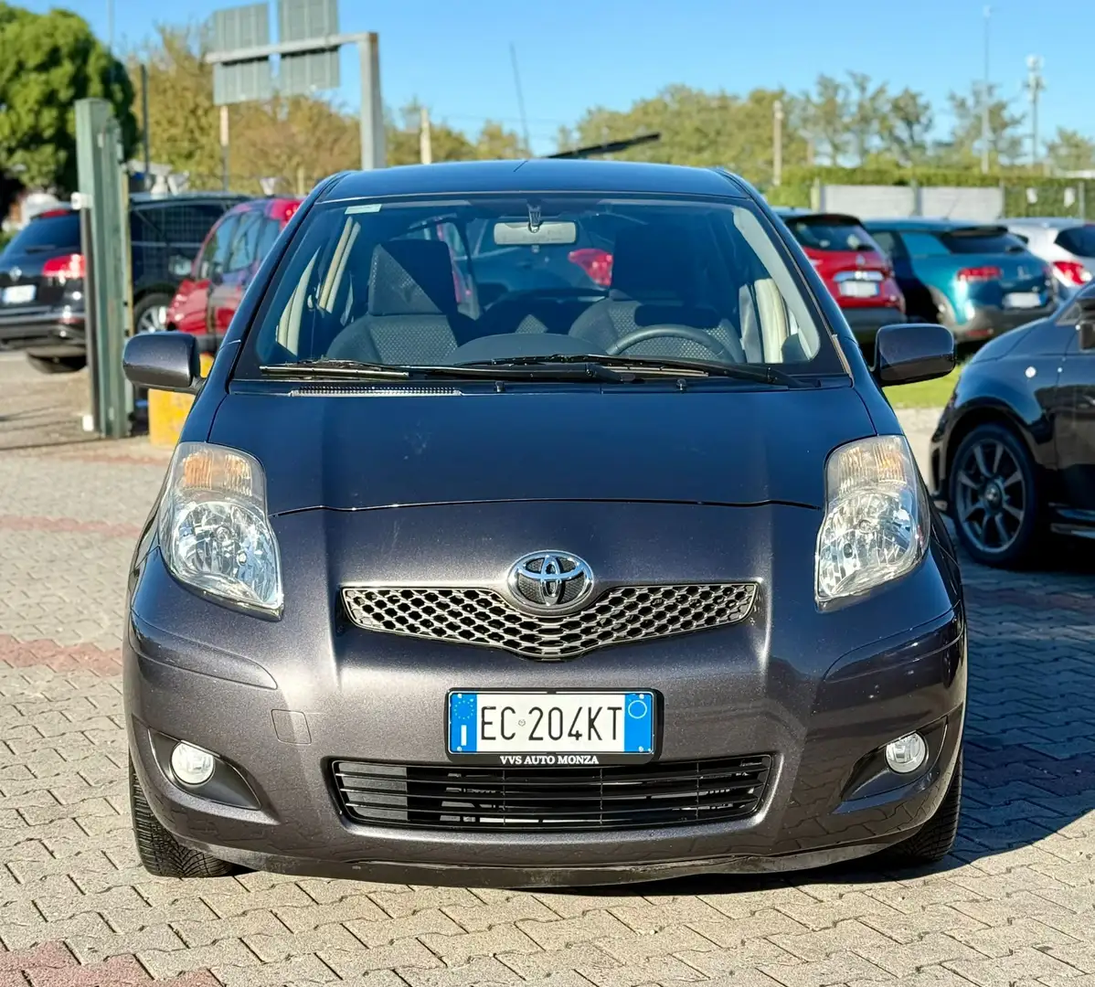 Toyota Yaris 5p 1.0 Sol my10 Grigio - 2