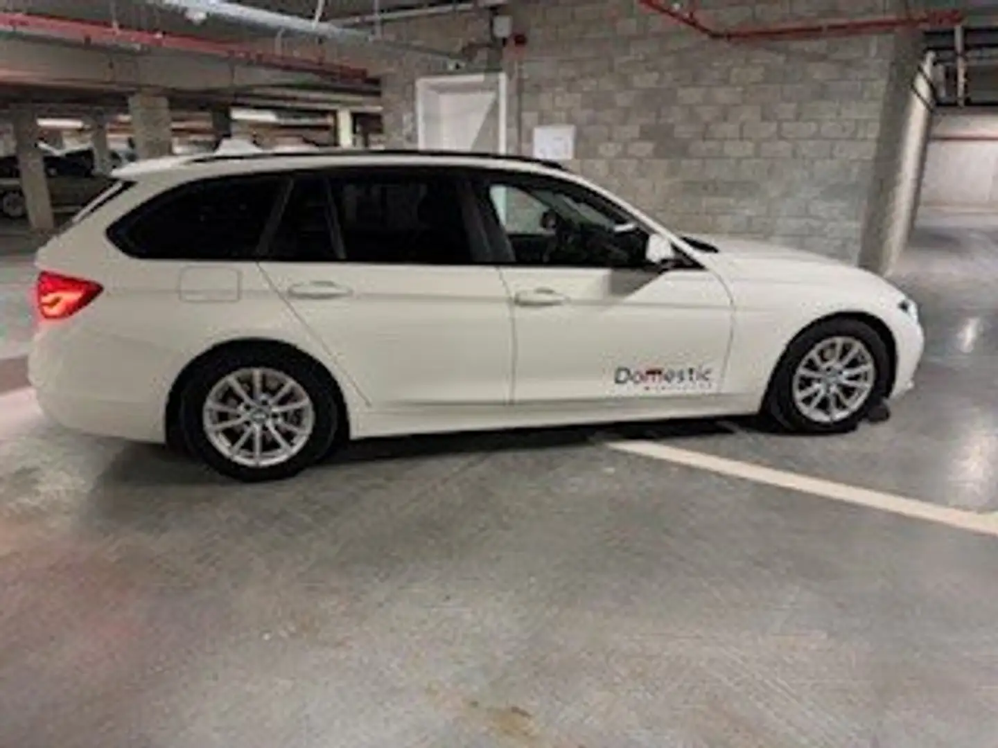BMW 316 316d Touring Aut. Wit - 1