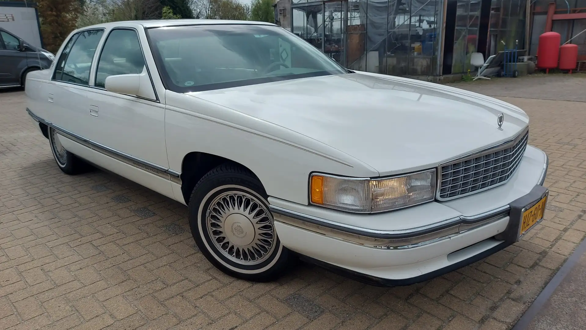 Cadillac Deville 4.9 Sedan V8 Automaat Blanco - 1