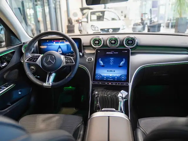 Mercedes-Benz C-Class view 14