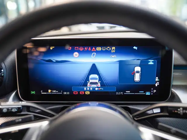 Mercedes-Benz C-Class view 15