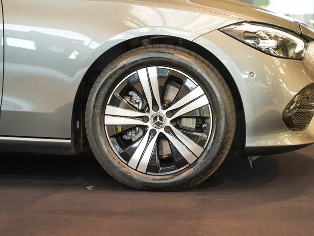 Mercedes-Benz C-Class view 2