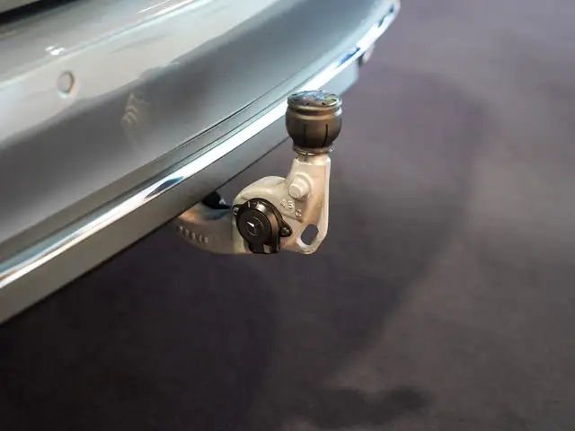 Mercedes-Benz C-Class view 7