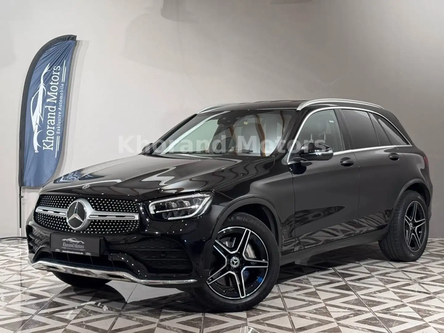 Mercedes-Benz GLC 220 d 4Matic AMG Line Schwarz - 1