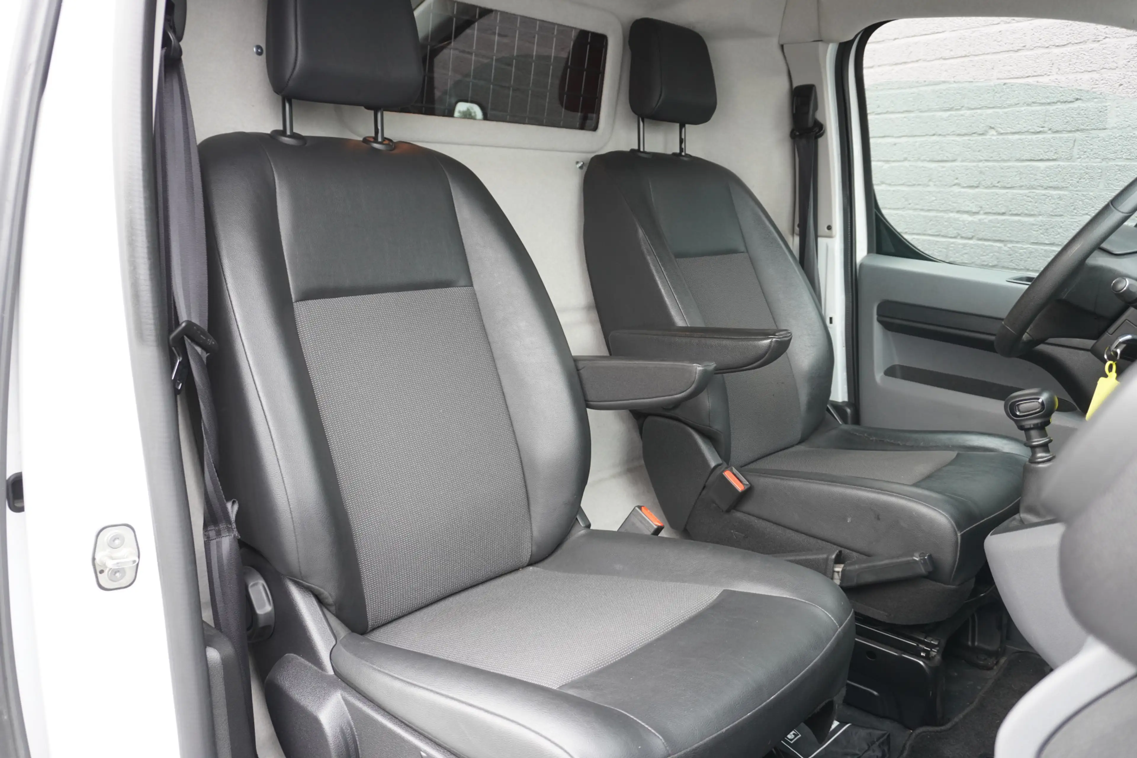 Peugeot Expert 1.5 BlueHDI 100PK L2 EURO 6 - Airco - Navi - Cruis — photo 5