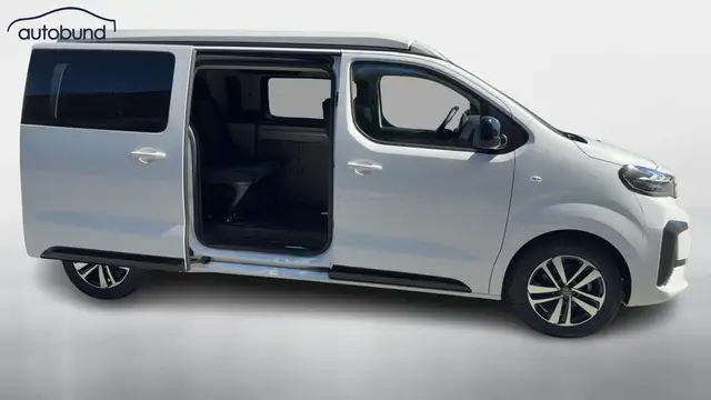 Peugeot Traveller view 5