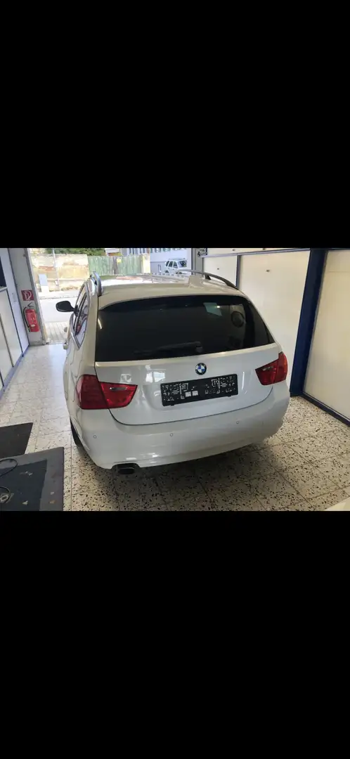 BMW 320 320d Touring Österreich-Paket Weiß - 2