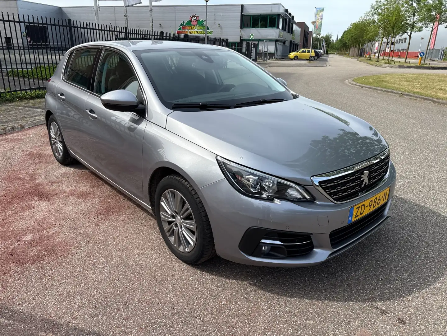 Peugeot 308 1.2 PureTech Allure | Automaat | Navigatie | Camer Gris - 2