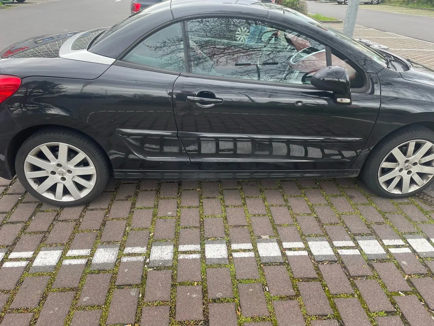 Peugeot 207 Platinum Cabrio TÜV neu Schwarz - 1