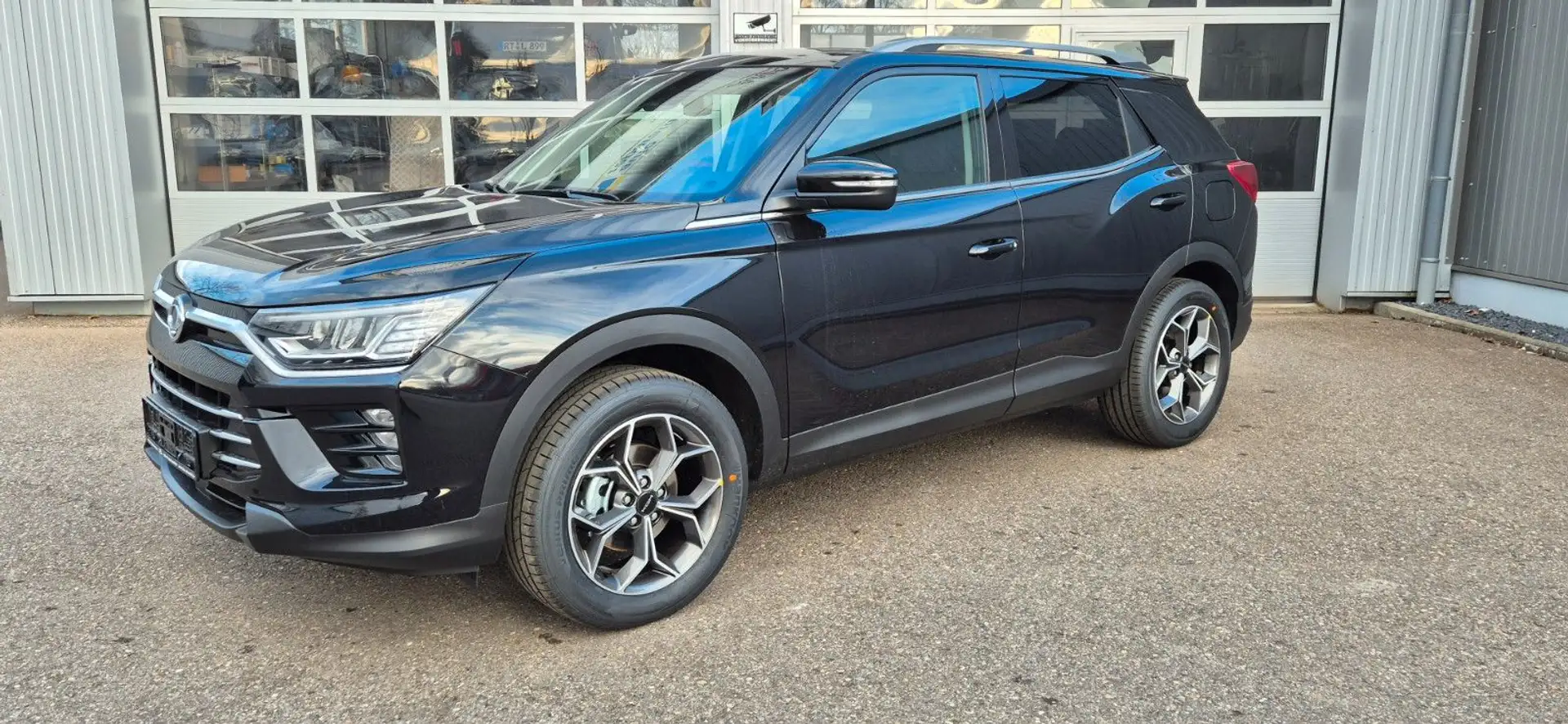 SsangYong Korando Bliss Schwarz - 1