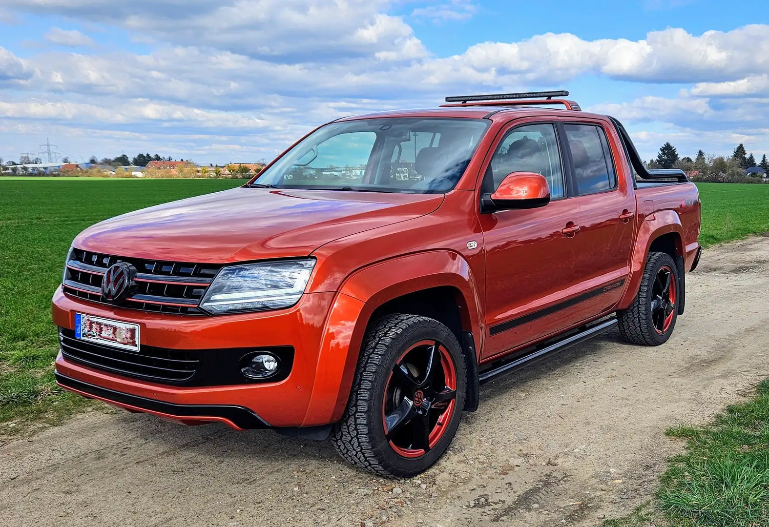 Volkswagen Amarok Canyon 4MOTION 1. Hd, Scheckheft, Vollausst. Naranja - 1
