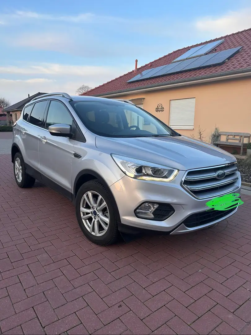 Ford Kuga 1.5 tdci Business s&s 2wd 120cv powershift Silber - 1