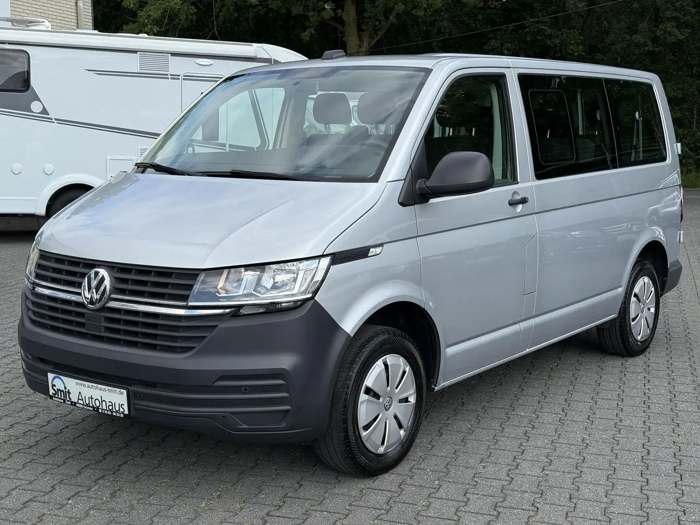 Volkswagen T6.1 Kombi T6.1 Transporter Kombi 9-Sitze/ APP/ DAB/ PDC Argent - 1
