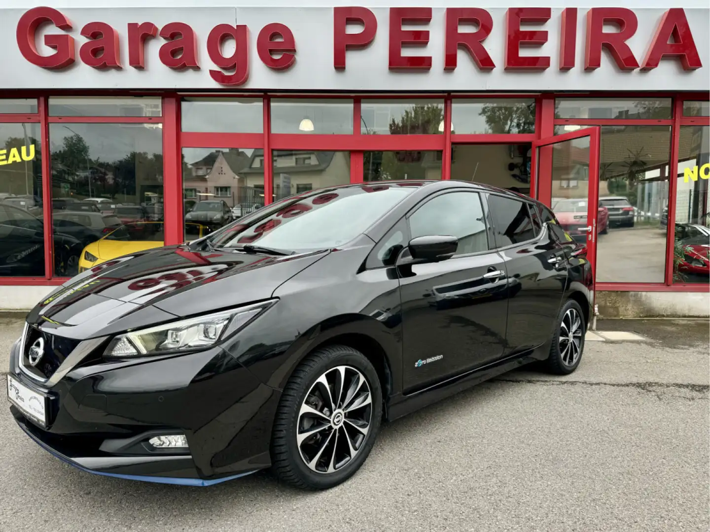 Nissan Leaf TEKNA CUIR NAVI 1 HAND FULL ELECTRIQUE Noir - 2