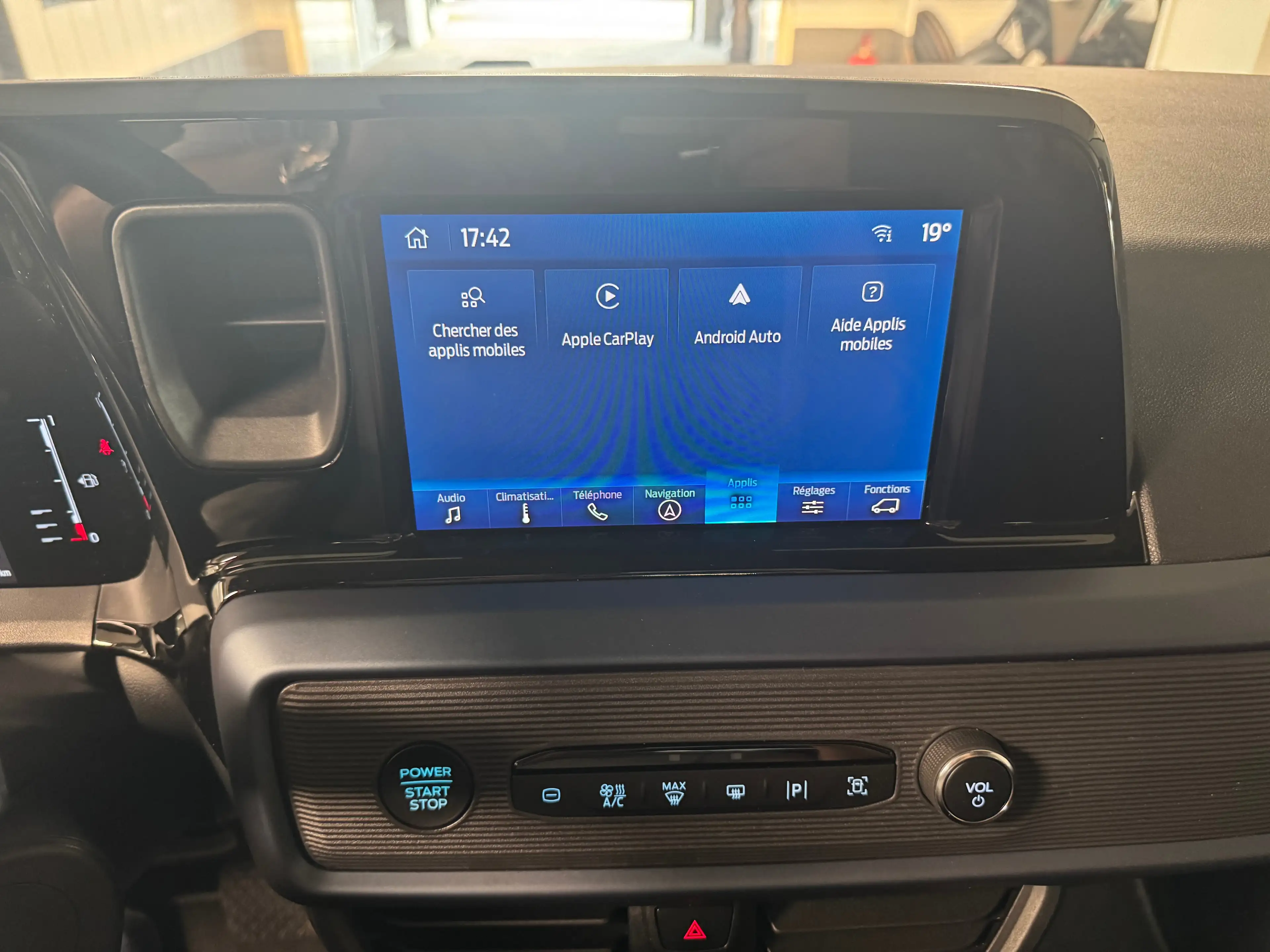 Ford Tourneo Courier 1.0 EcoBoost Active AUTO / NAV / CARPLAY / AIRCO / CAMERA / GARANTIE — photo 12