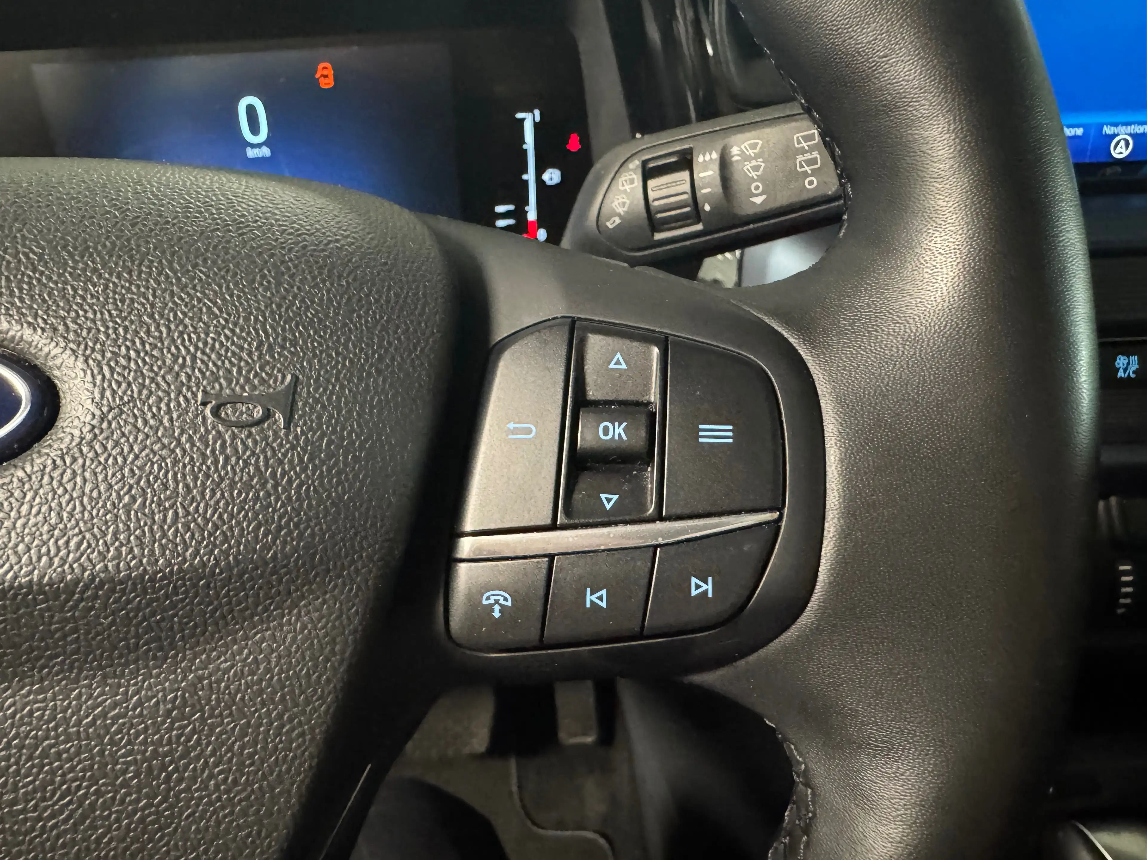 Ford Tourneo Courier 1.0 EcoBoost Active AUTO / NAV / CARPLAY / AIRCO / CAMERA / GARANTIE — photo 15