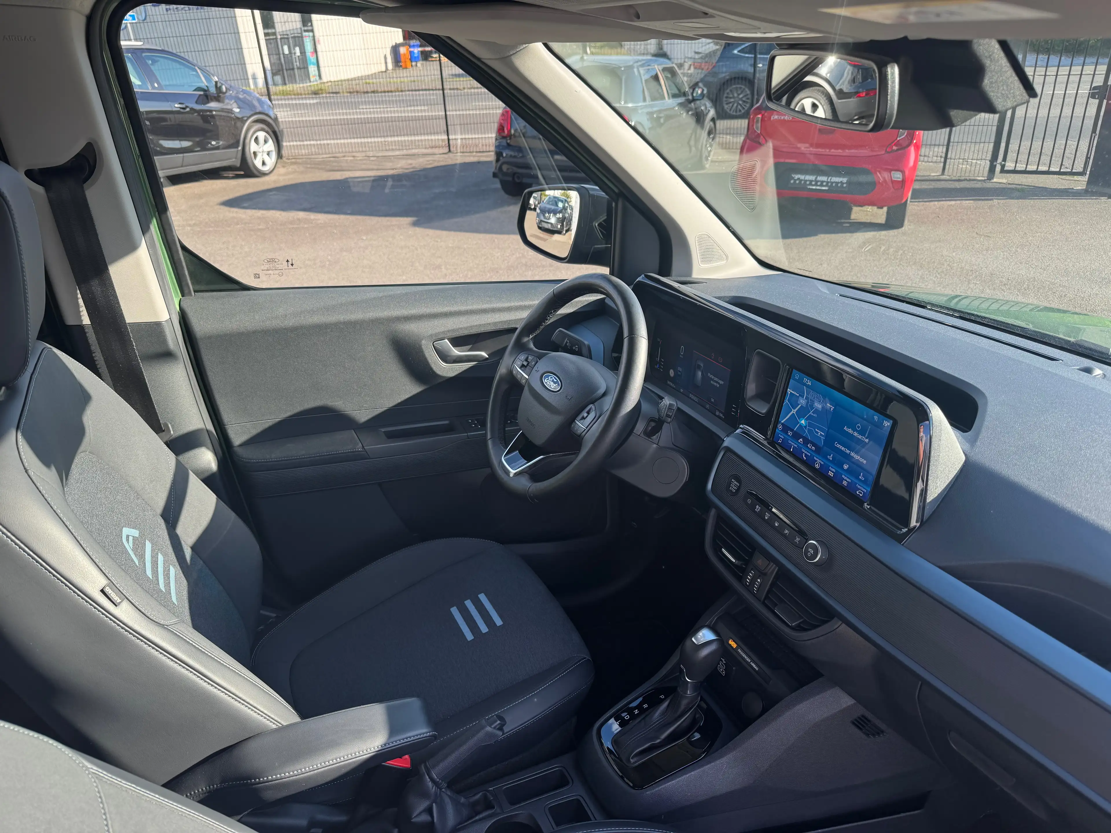 Ford Tourneo Courier 1.0 EcoBoost Active AUTO / NAV / CARPLAY / AIRCO / CAMERA / GARANTIE — photo 8