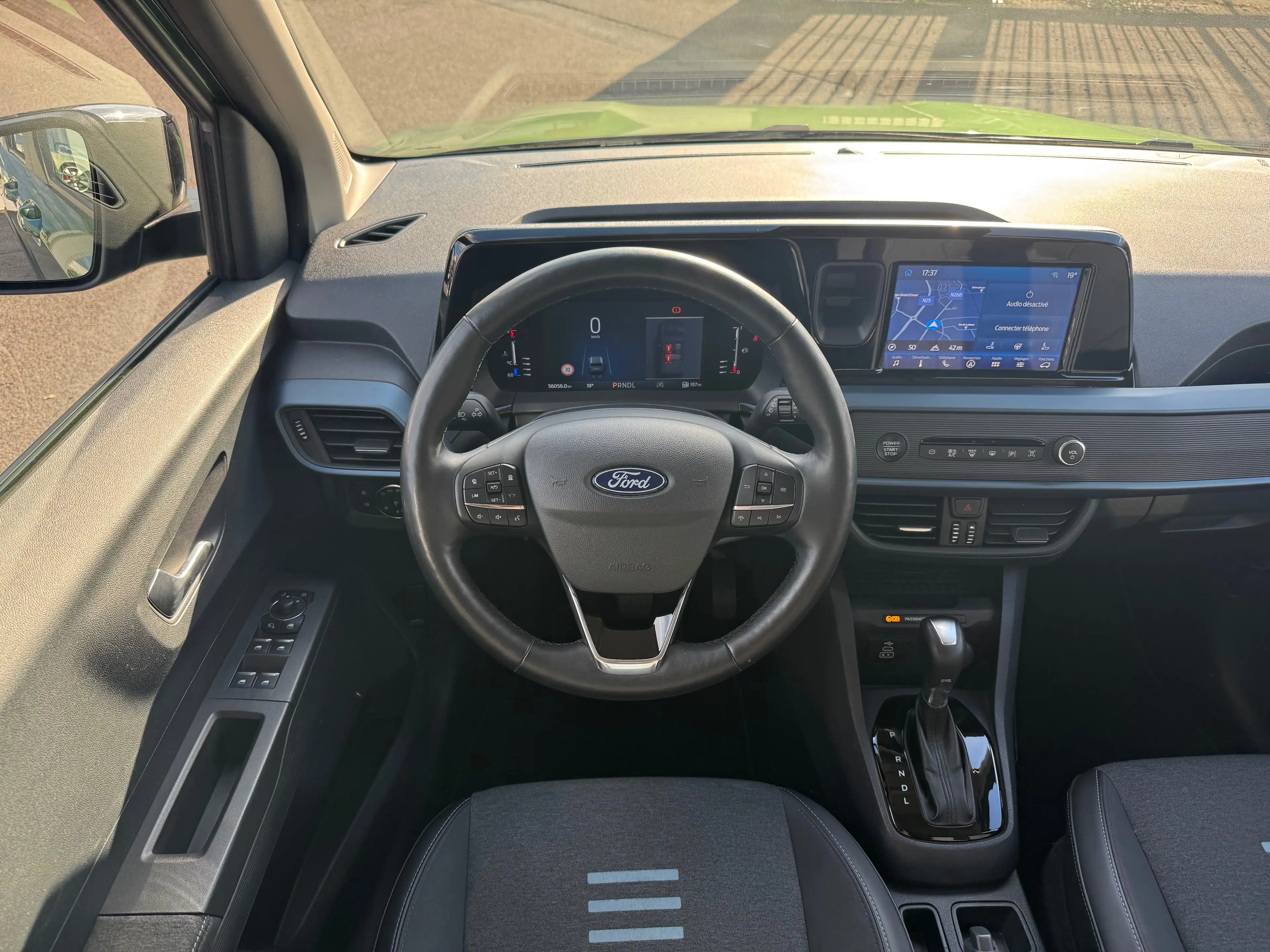 Ford Tourneo Courier 1.0 EcoBoost Active AUTO / NAV / CARPLAY / AIRCO / CAMERA / GARANTIE — photo 9
