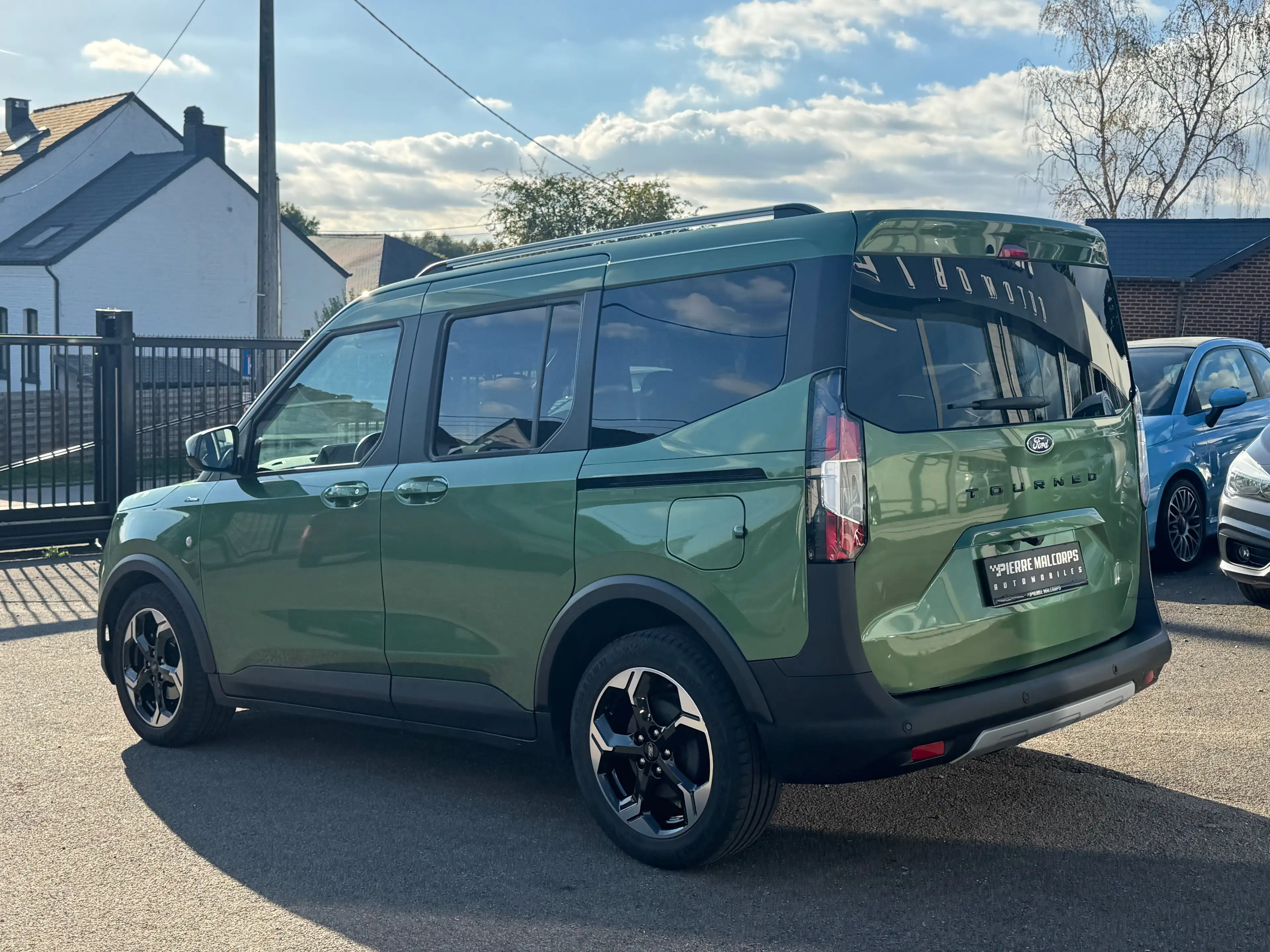 Ford Tourneo Courier 1.0 EcoBoost Active AUTO / NAV / CARPLAY / AIRCO / CAMERA / GARANTIE — photo 2