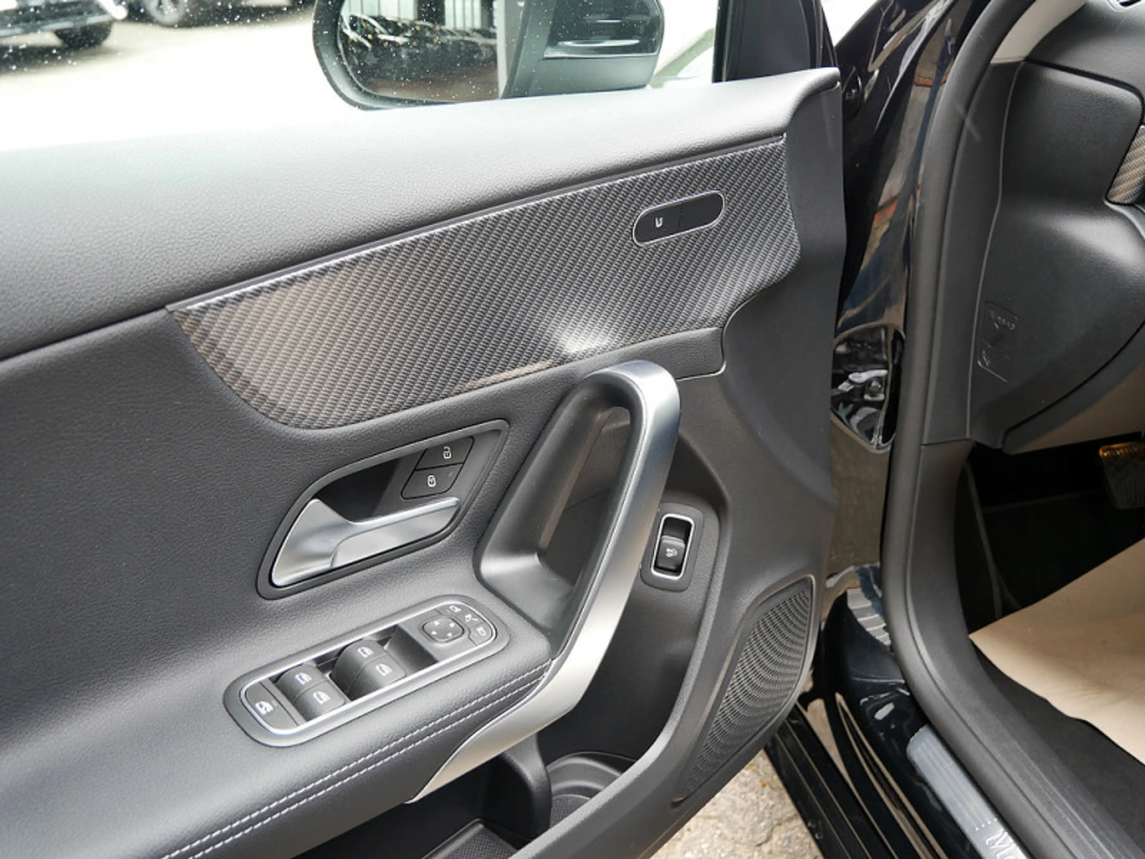 Mercedes-Benz A 220 4M // PROGRESSIVE MULTI DISTR KAMERA SPUR — photo 14