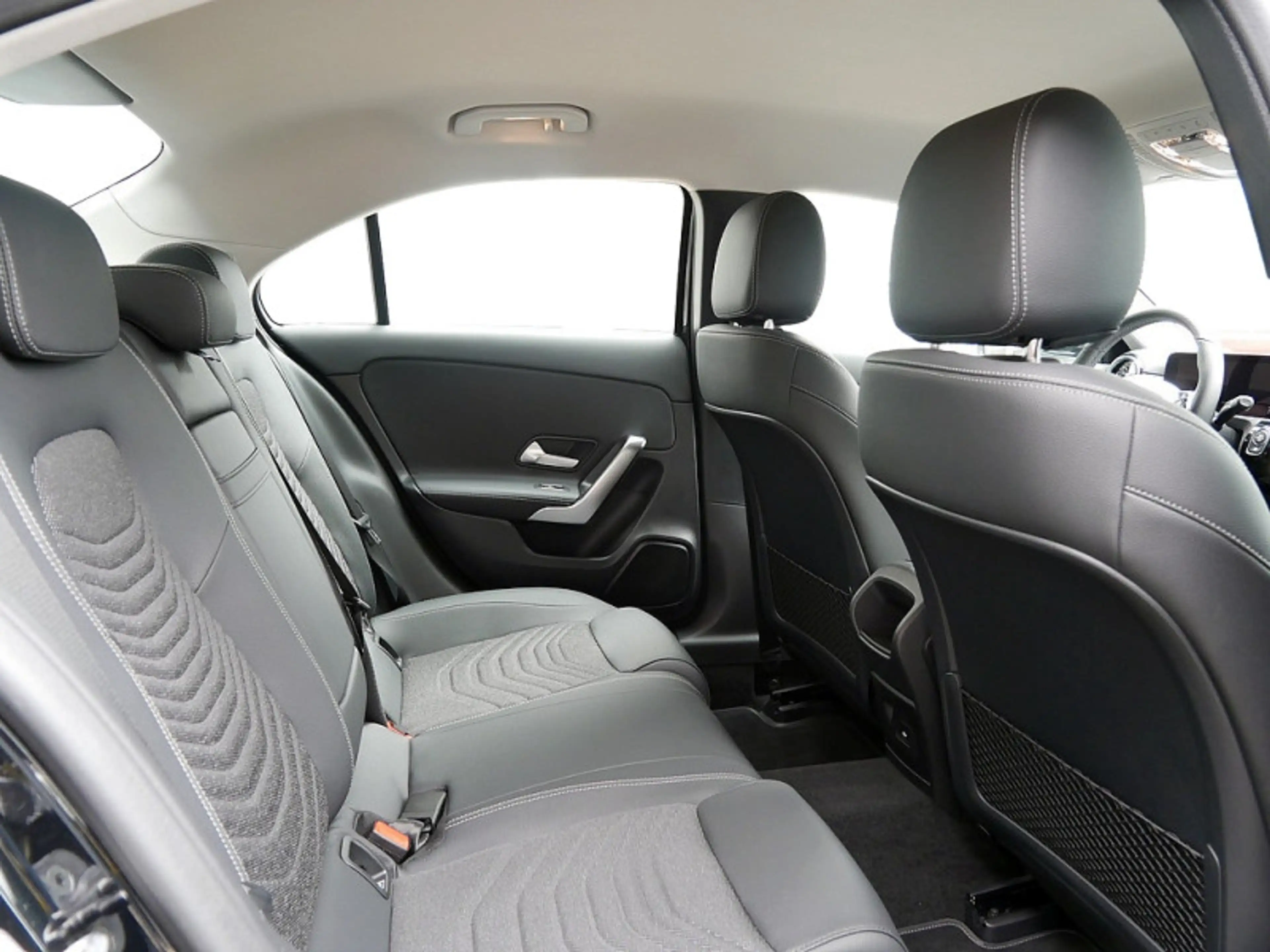 Mercedes-Benz A 220 4M // PROGRESSIVE MULTI DISTR KAMERA SPUR — photo 8