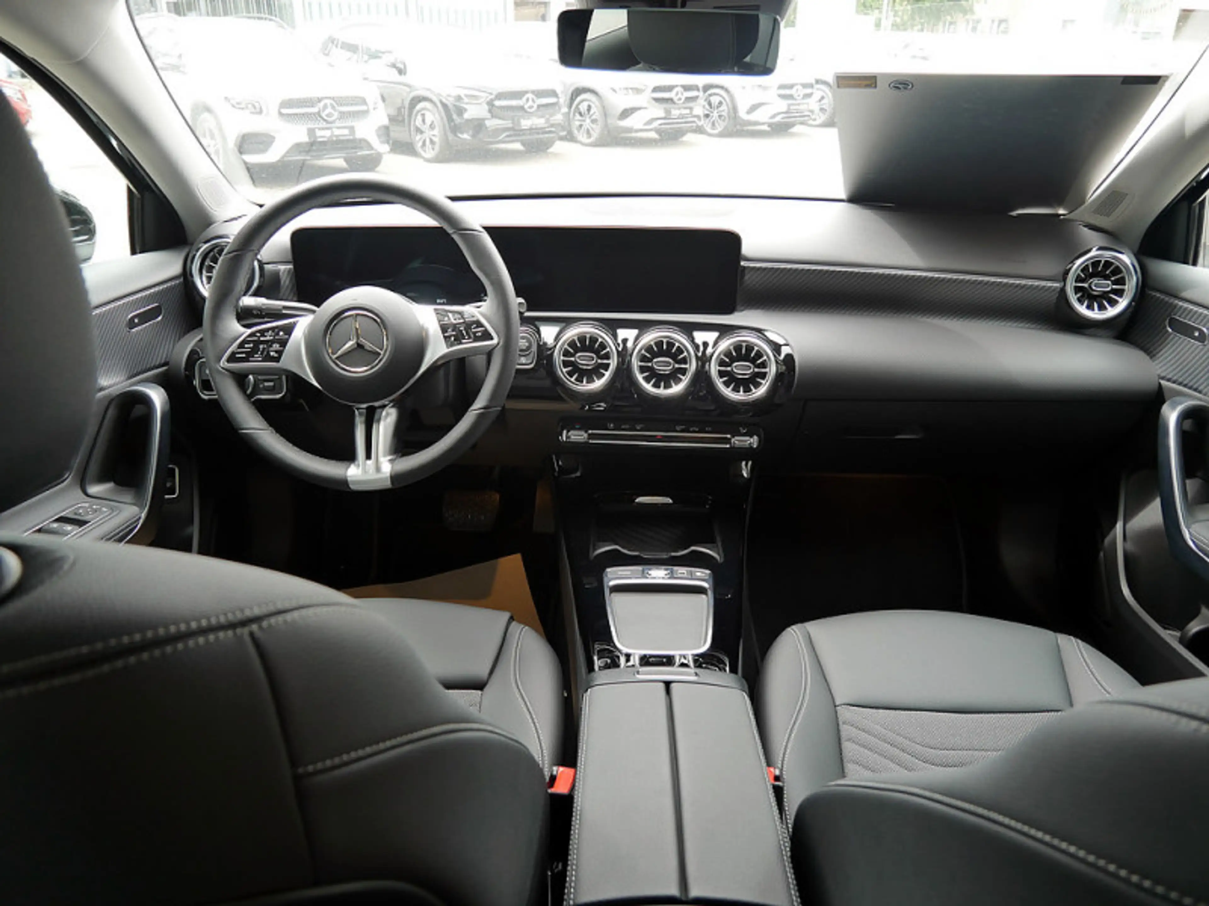 Mercedes-Benz A 220 4M // PROGRESSIVE MULTI DISTR KAMERA SPUR — photo 9