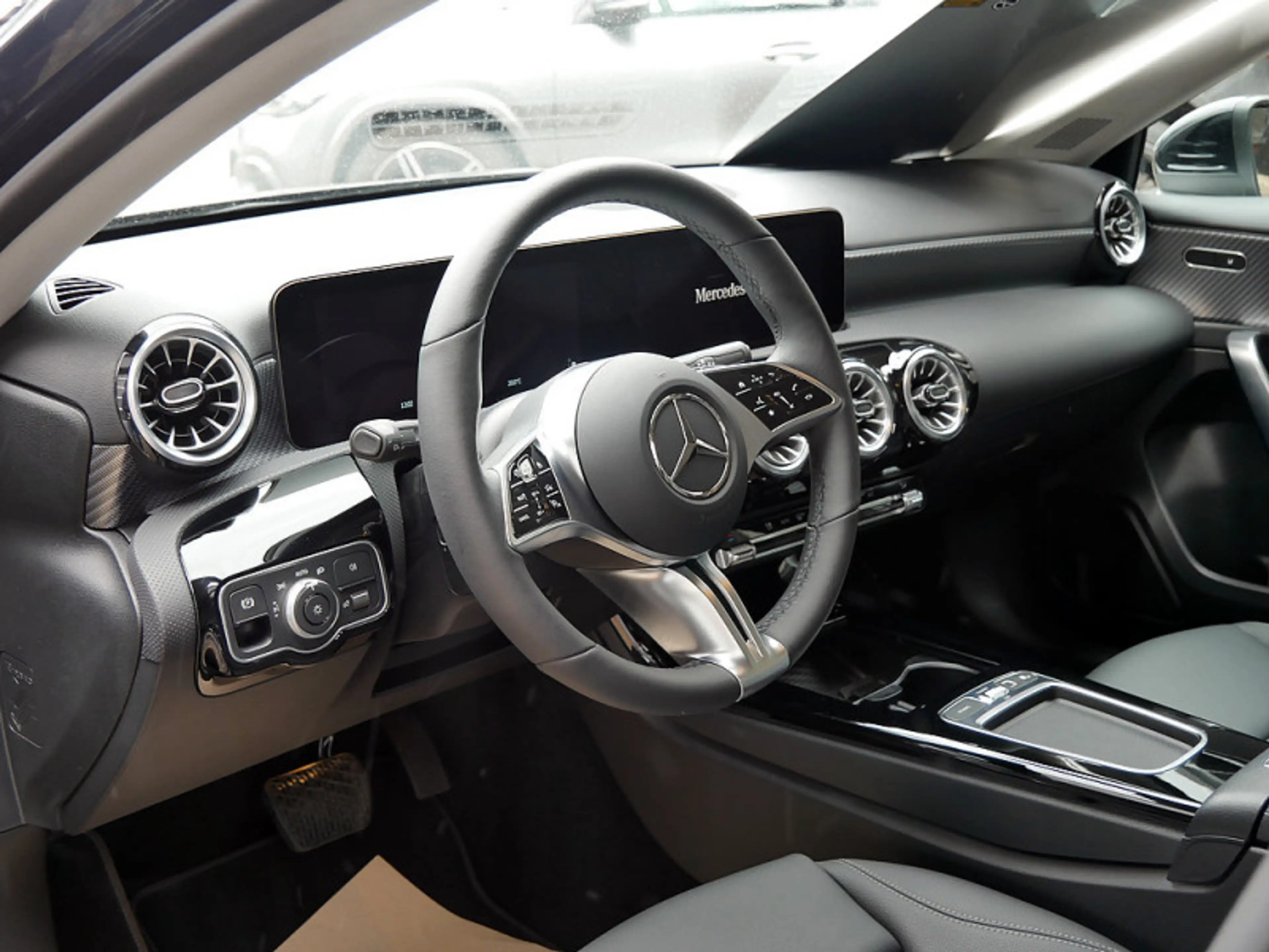 Mercedes-Benz A 220 4M // PROGRESSIVE MULTI DISTR KAMERA SPUR — photo 13