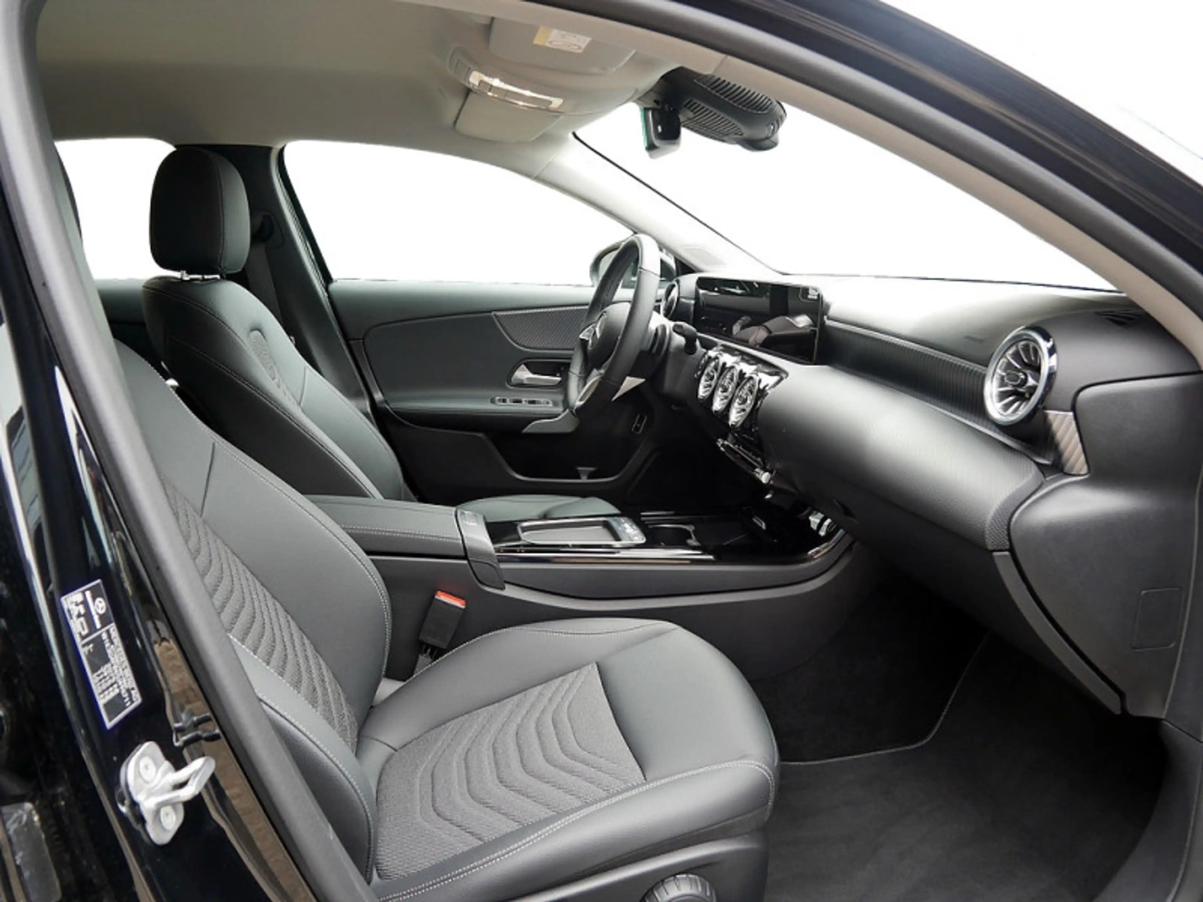Mercedes-Benz A 220 4M // PROGRESSIVE MULTI DISTR KAMERA SPUR — photo 7