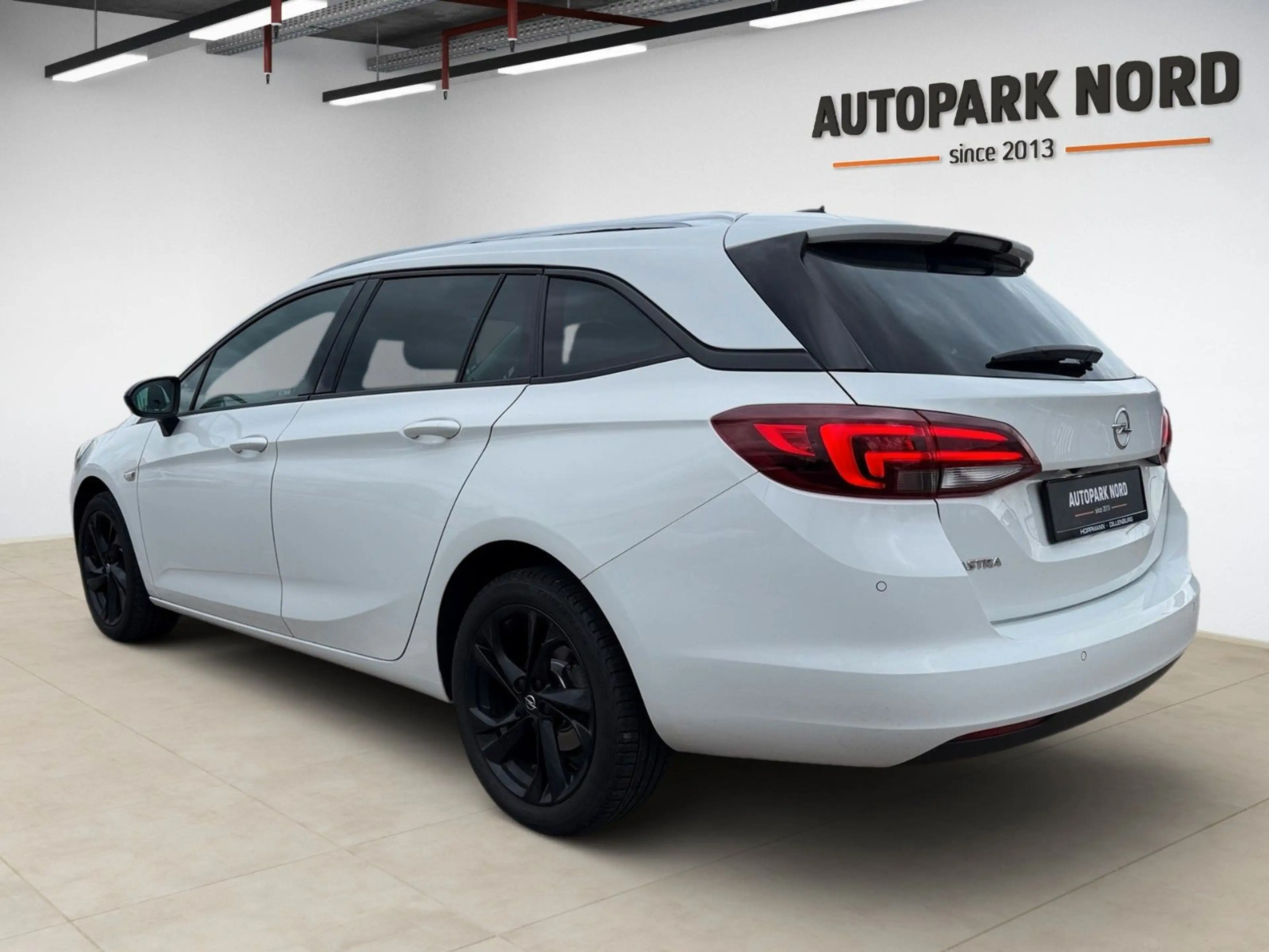 Opel Astra K 1.4 Turbo Sports Tourer ON Start/Stop — photo 3