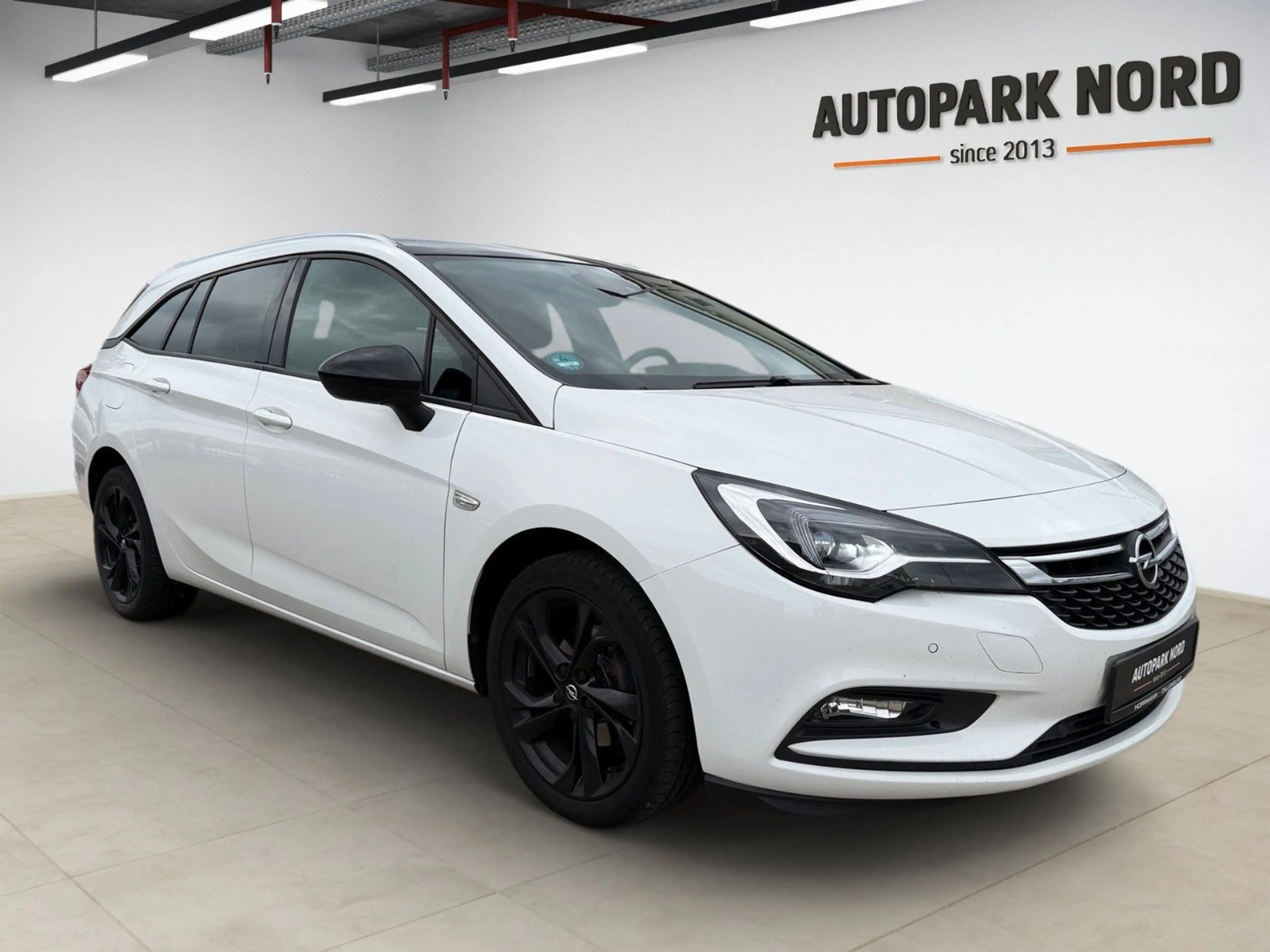 Opel Astra K 1.4 Turbo Sports Tourer ON Start/Stop — photo 2