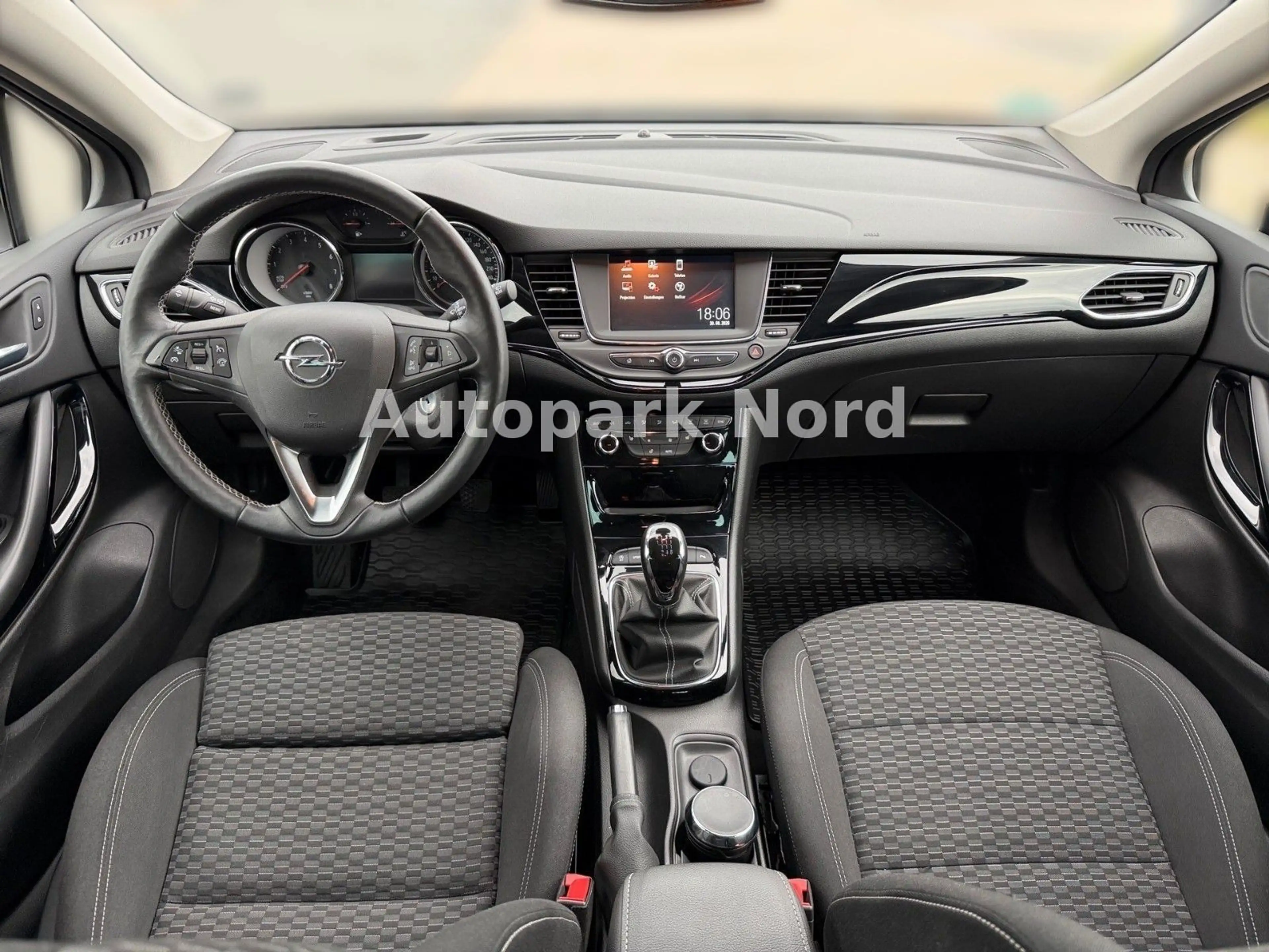 Opel Astra K 1.4 Turbo Sports Tourer ON Start/Stop — photo 9
