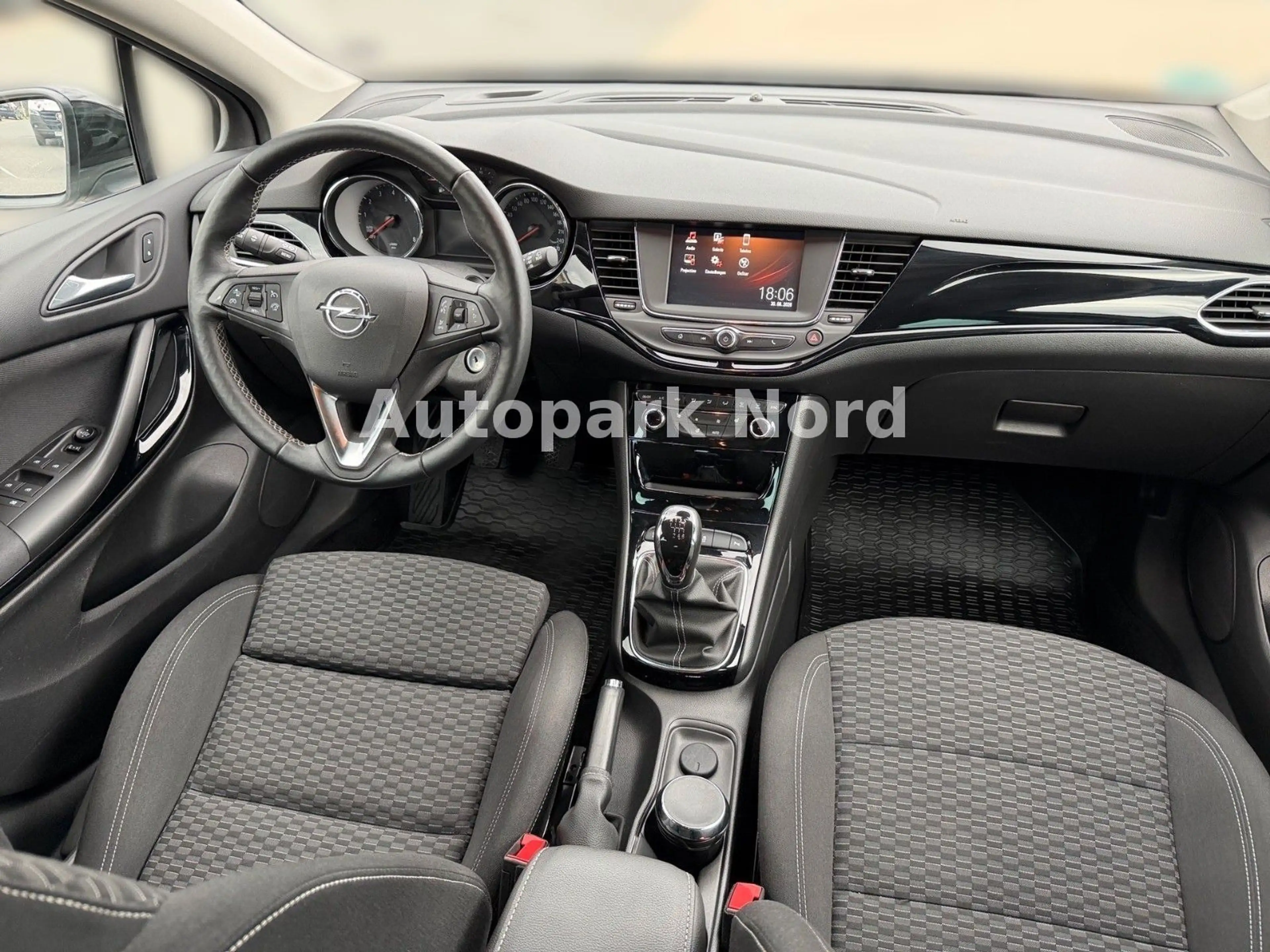 Opel Astra K 1.4 Turbo Sports Tourer ON Start/Stop — photo 12