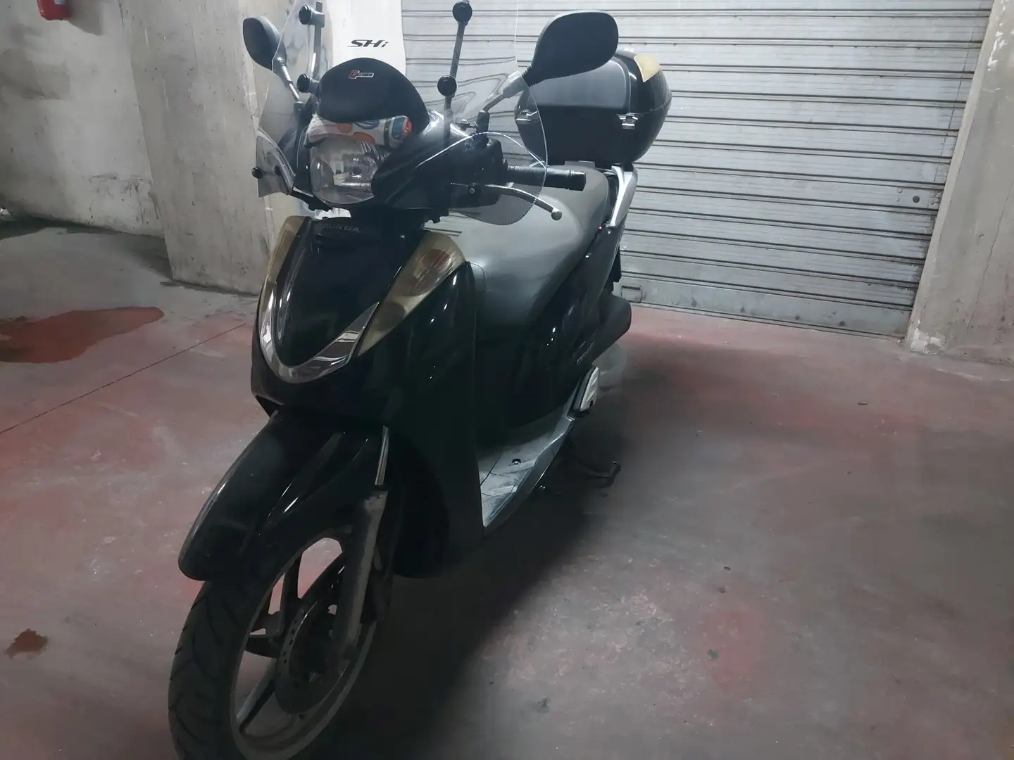 Honda SH 300 Fekete - 1