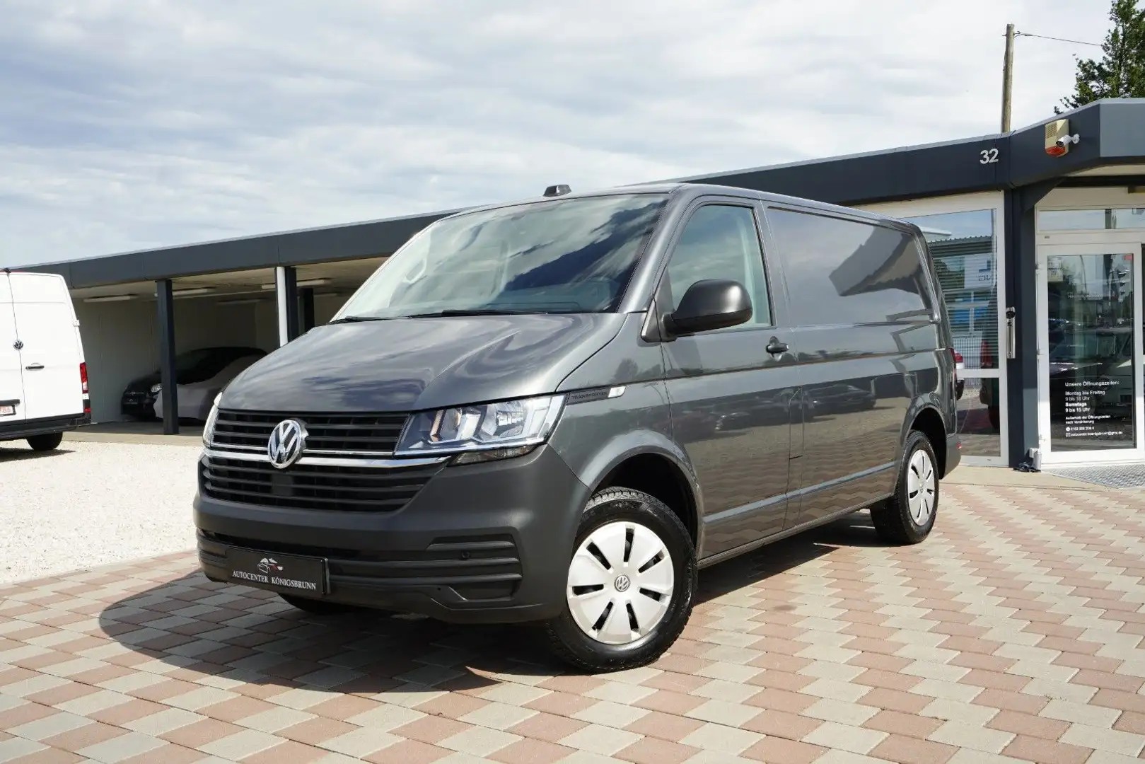 Volkswagen T6 Transporter 2.0TDI*Sortimo*DSG*Cam*Navi*AHK* Grau - 1