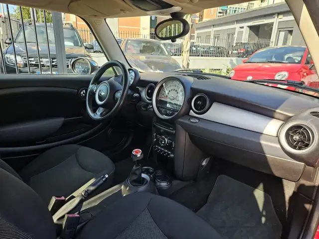 Mini Hatch view 10