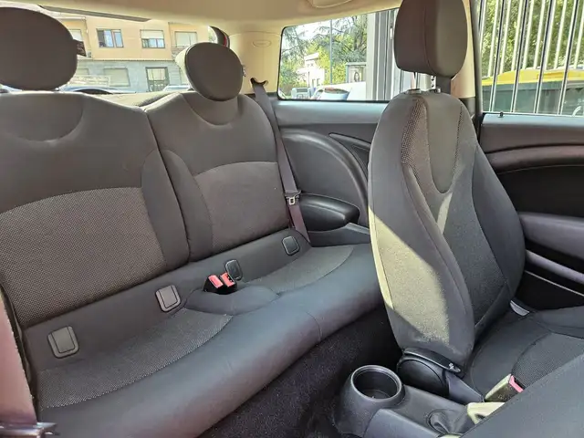 Mini Hatch view 12