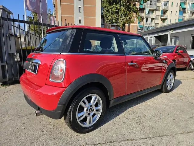 Mini Hatch view 4