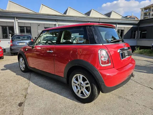 Mini Hatch view 6