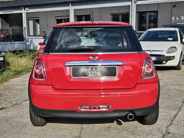 Mini Hatch view 5