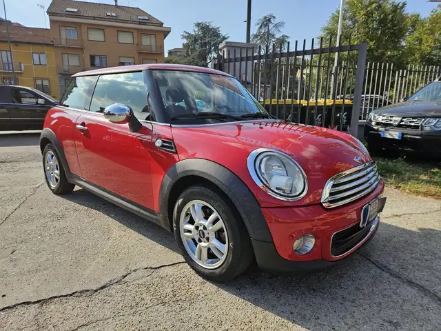 Mini Hatch view 3