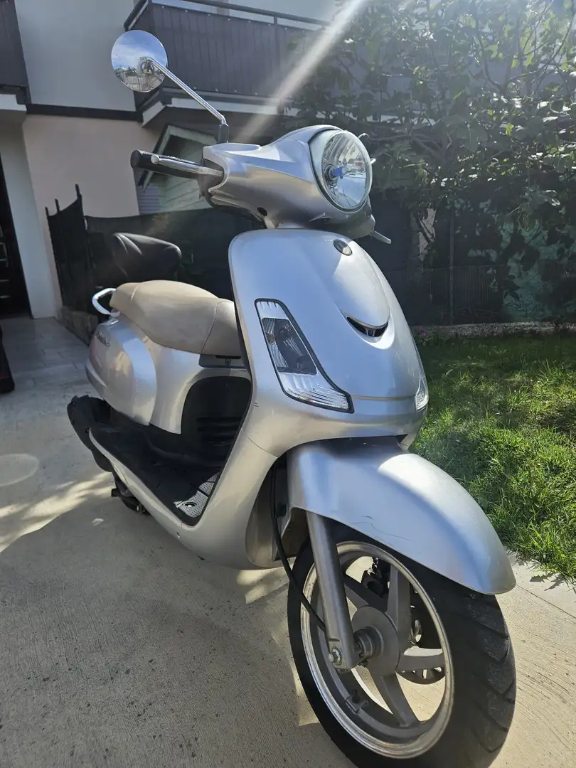 SYM Fiddle 125 Gris - 1