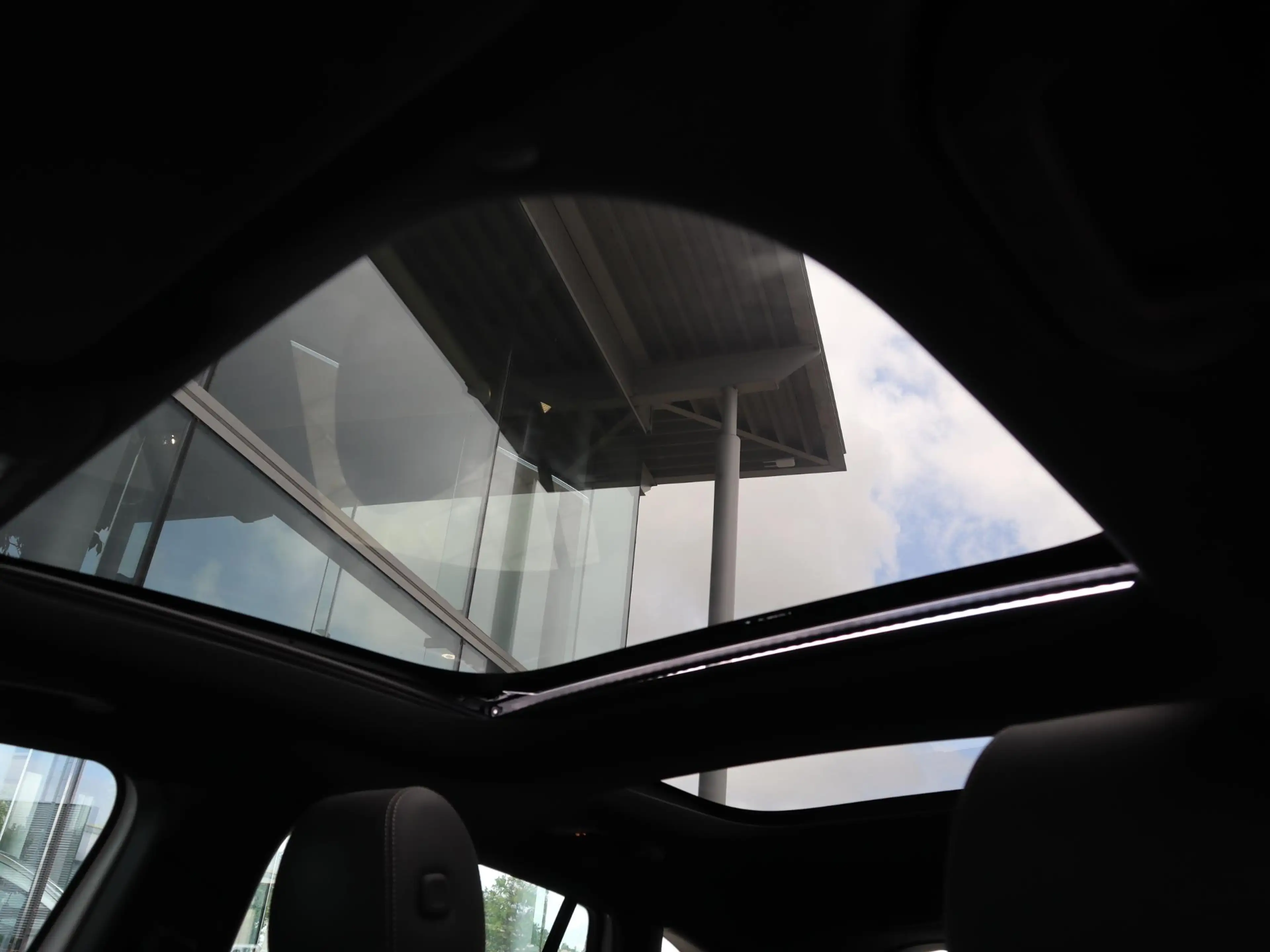 Mercedes-Benz EQA 250 Business Solution Luxury 67 kWh l Stoelverwarming — photo 11