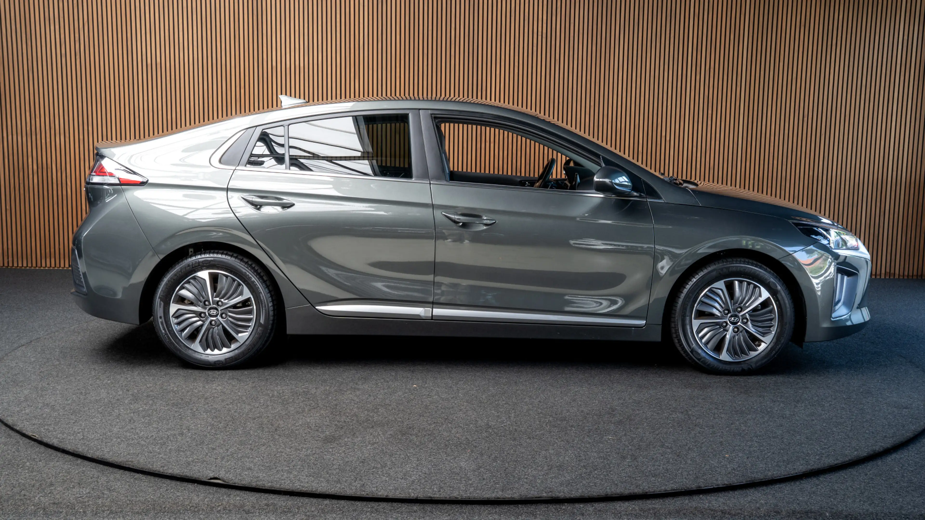 Hyundai IONIQ 1.6 GDi PHEV Navi Leer Camera Infinity Stoelventil — photo 7